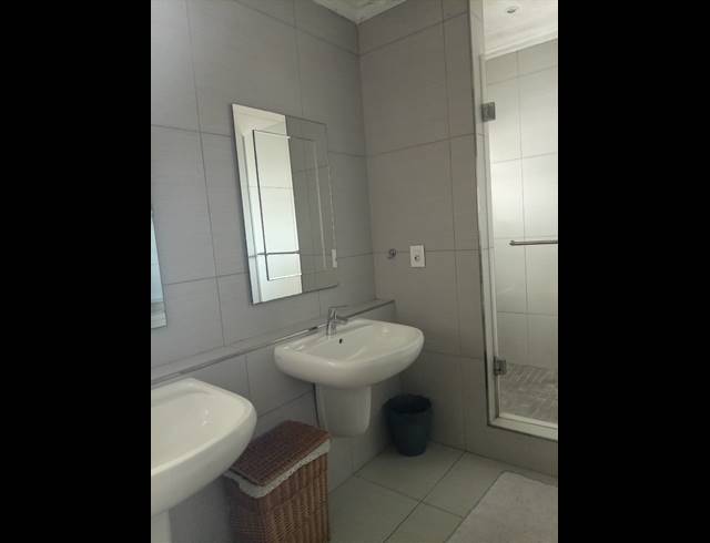2 BEDROOM PENTHOUSE TO LET IN UMHLANGA RIDGE